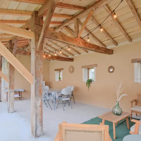 Nyaraló Le Moutat-chez Georges *