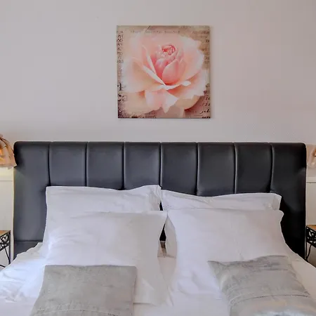 Le Moutat-chez Georges Holiday home *